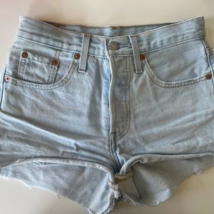 Levi 501 Light Wash Shorts, W24